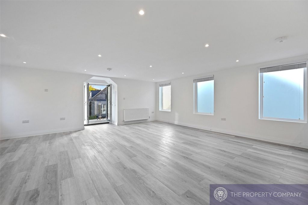 Property photo 3 of 12 Picture No. 26