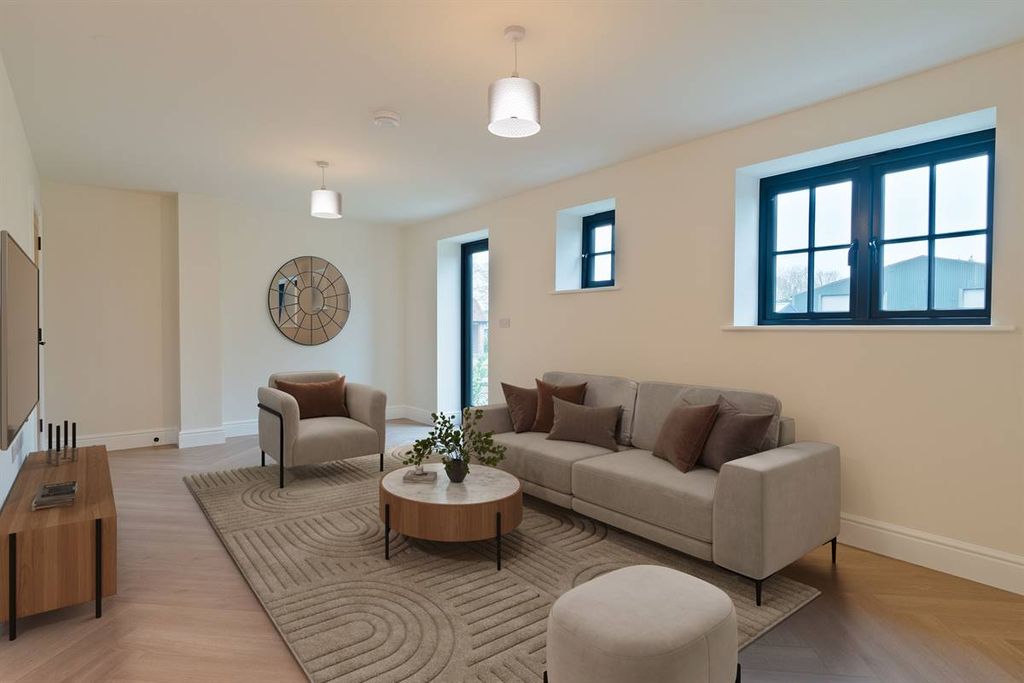 Property photo 3 of 33