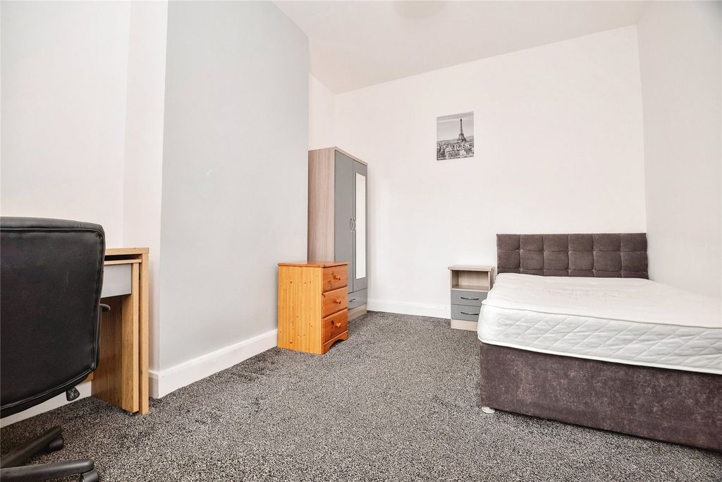 Property photo 1 of 10 Picture No. 05