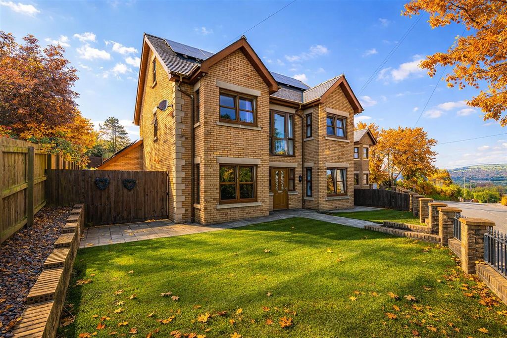 Property photo 1 of 25 Mountain Road Ext New.Png