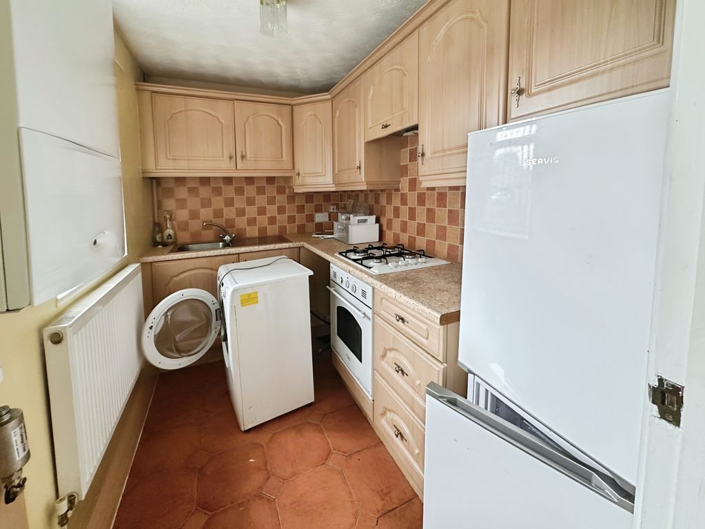 Property photo 2 of 8 Kitchen