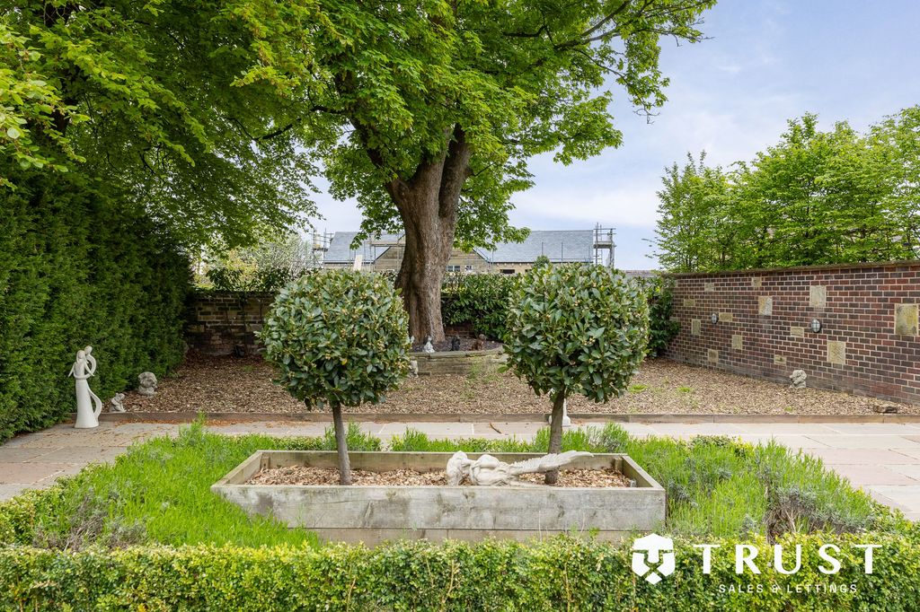 Additional image 80 of 6 bed detached house for saleStation Lane, Birkenshaw BD11