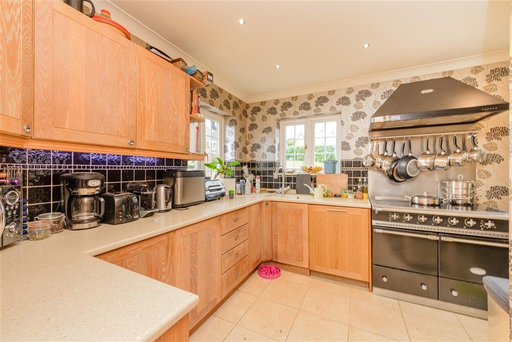 Property photo 3 of 16 Kitchen