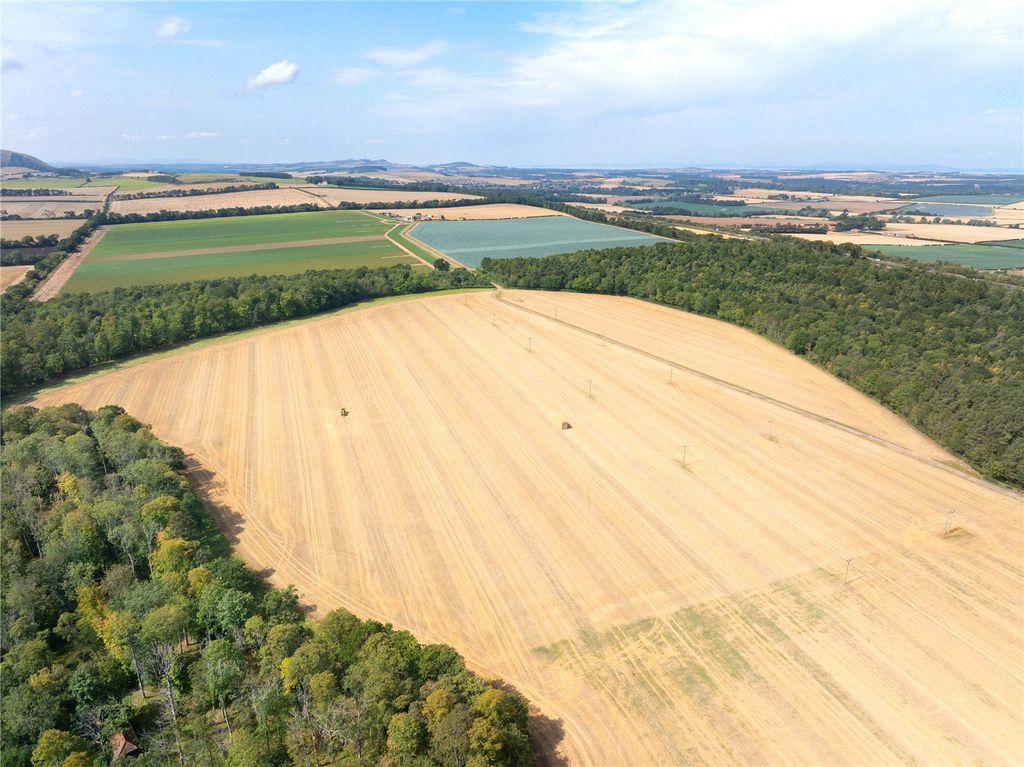 Property photo 1 of 12 Howmuir Whole