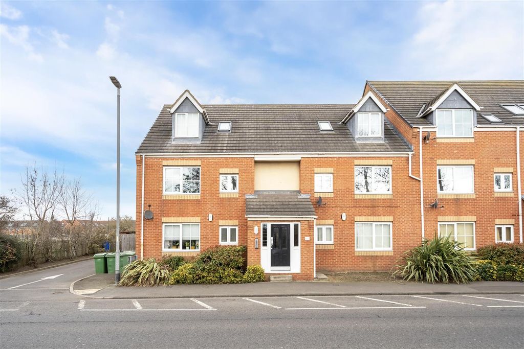 Property photo 1 of 6 External