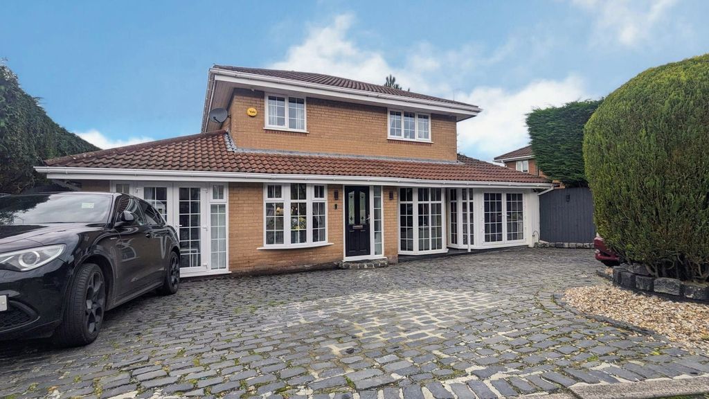 Property photo 1 of 32