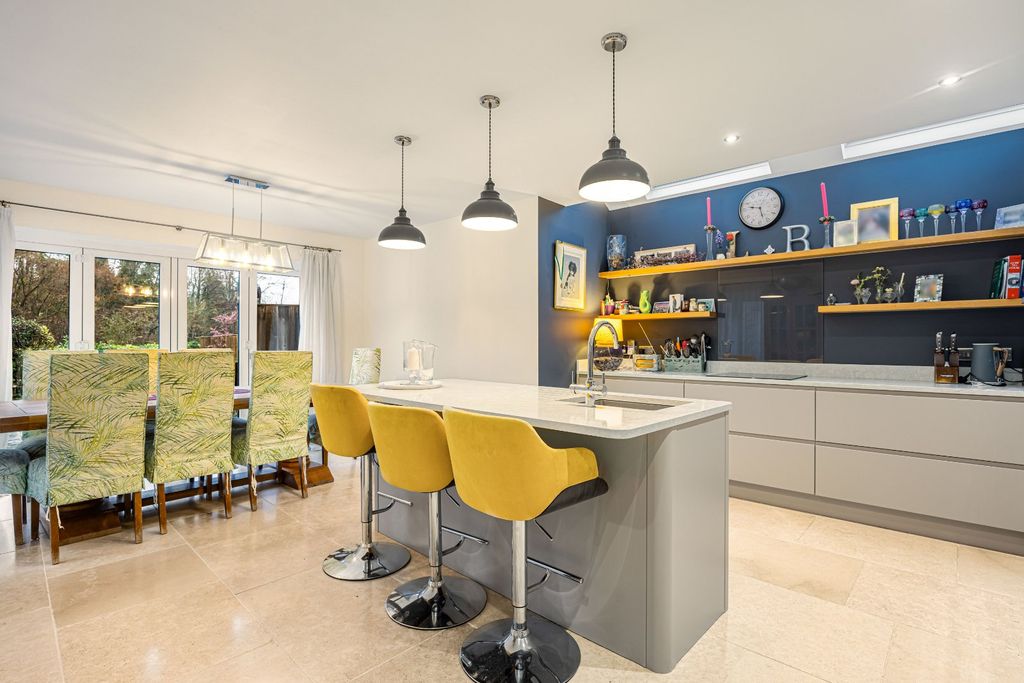 Property photo 3 of 14 Kitchen