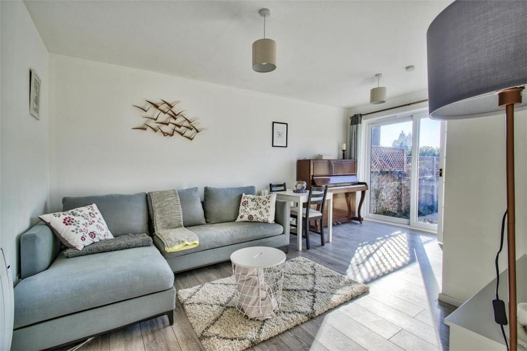 Property photo 2 of 9