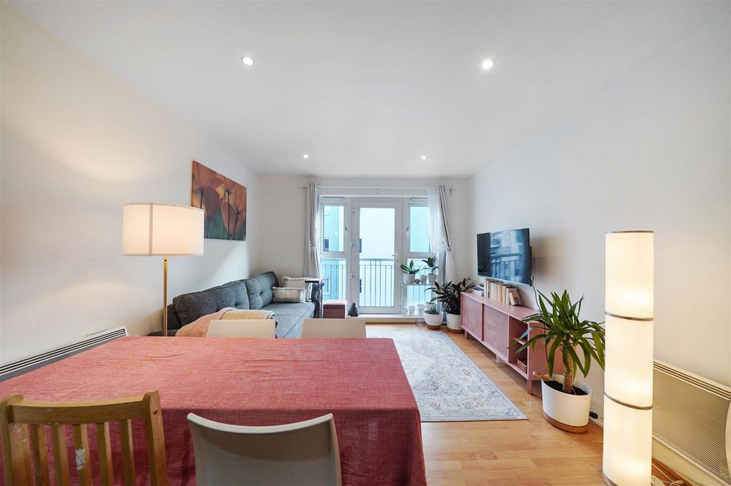 Property photo 1 of 16 51 Morton Close - Spiilhkxrqnyaoy5F2Op.Jpg