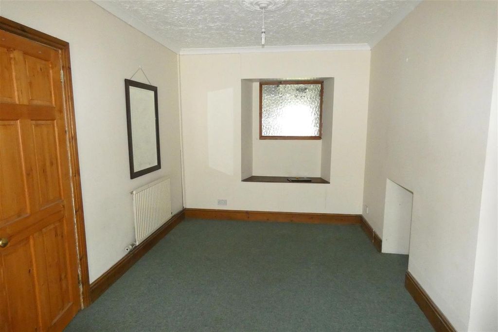 Property photo 2 of 10 Dining Room
