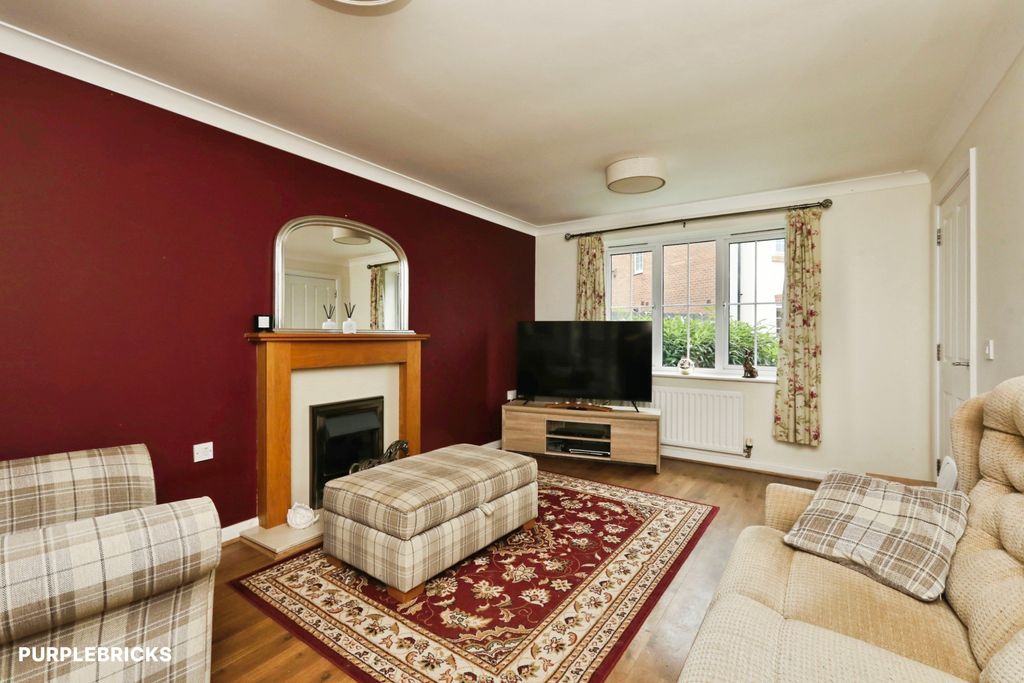 Property photo 3 of 27