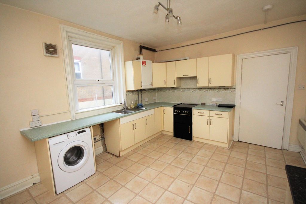 Property photo 3 of 6