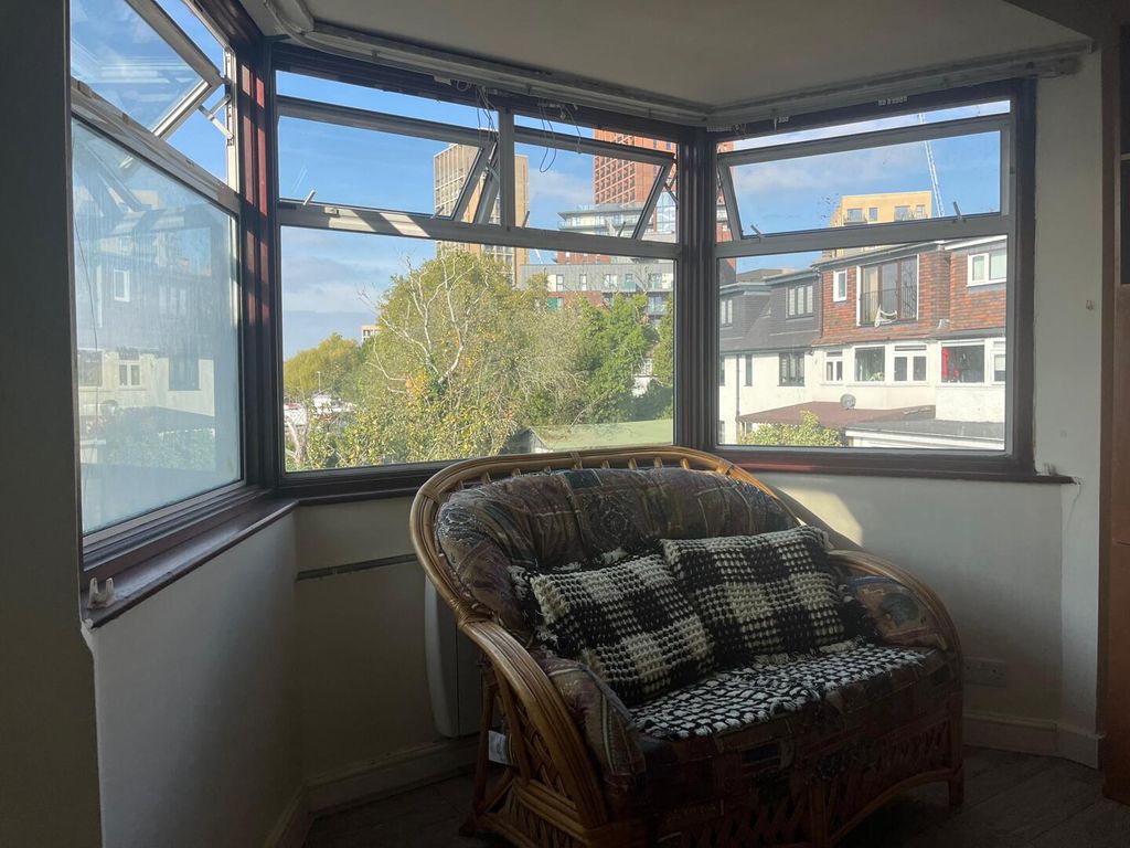 Property photo 2 of 15 Conservatory