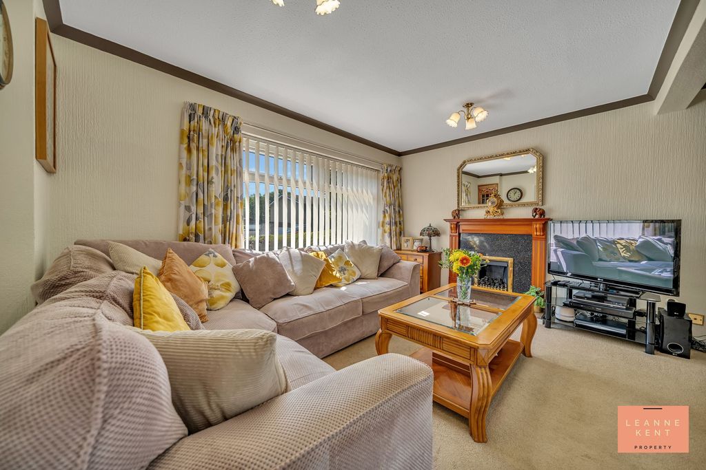 Property photo 2 of 46
