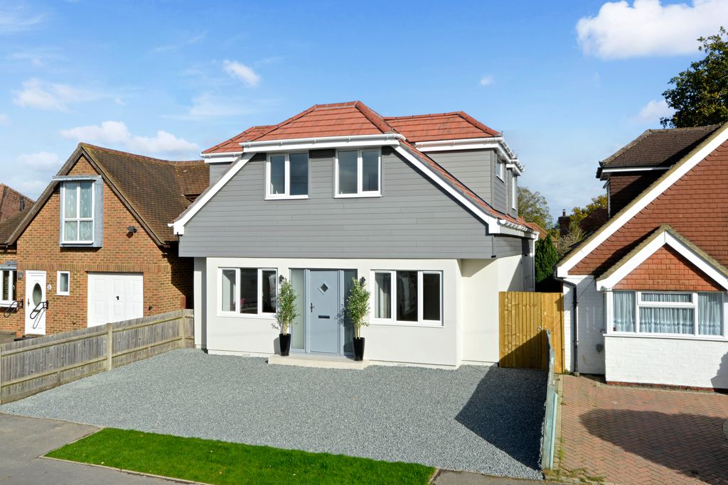 Property photo 1 of 17 Front