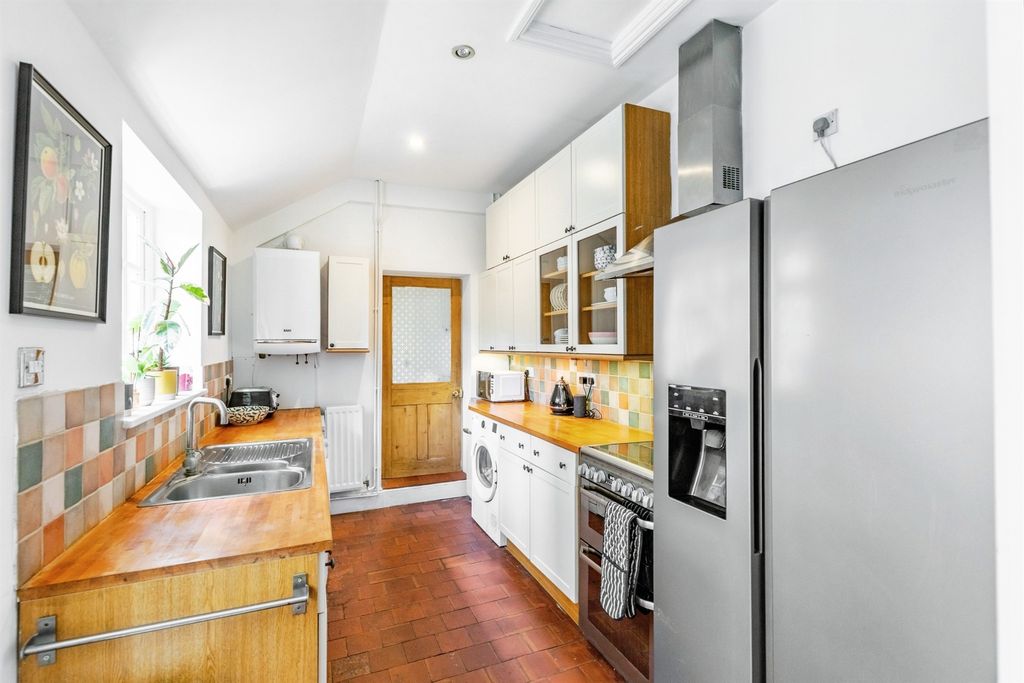 Property photo 3 of 17