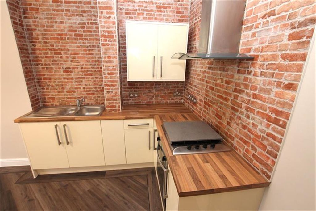 Property photo 2 of 17 Kitchen