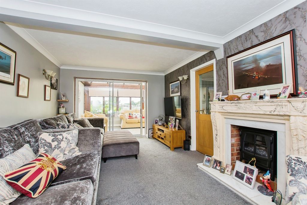 Property photo 3 of 18