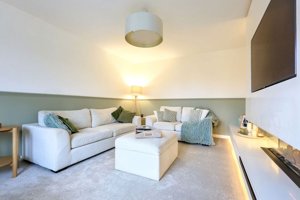 Property photo 3 of 26 Img_2038_1759238290344.Jpeg