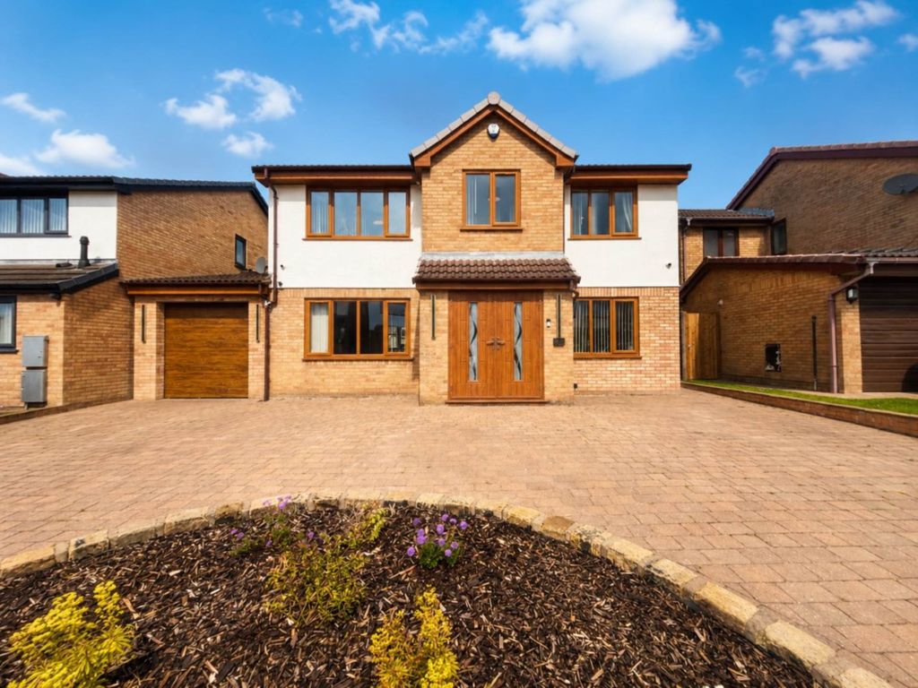 Property photo 1 of 32