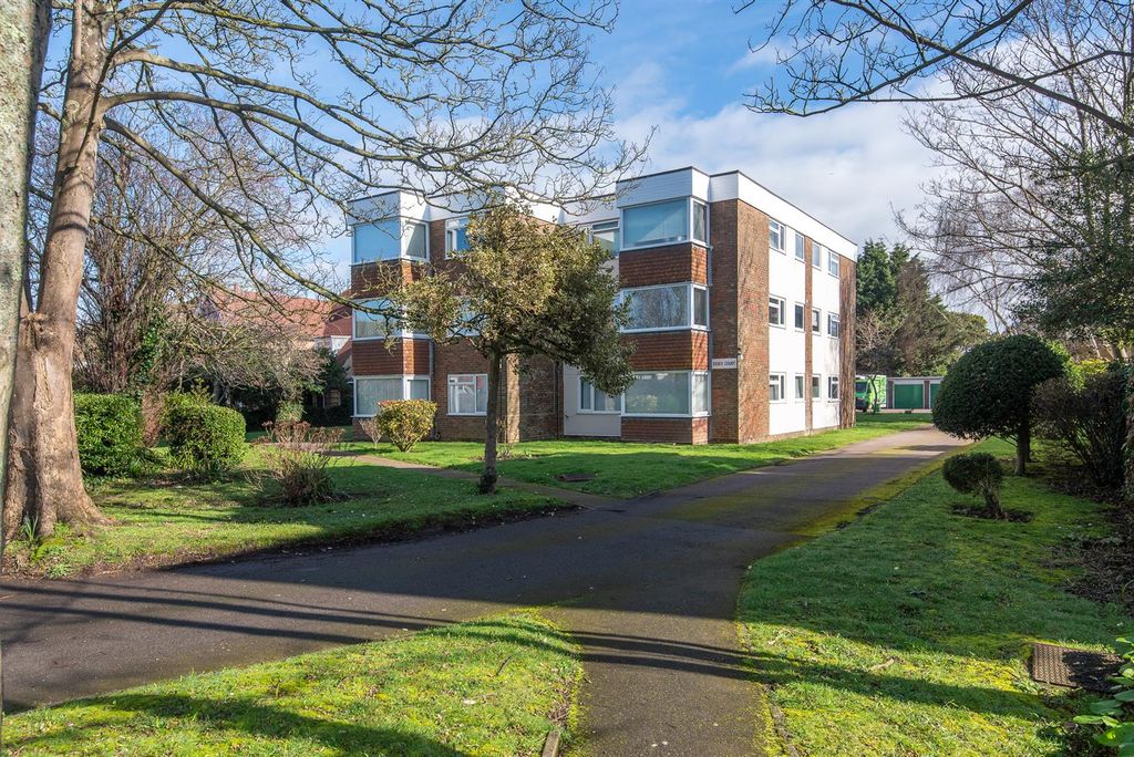 Property photo 1 of 16 For Sale By Aspire Residential | Essex Court