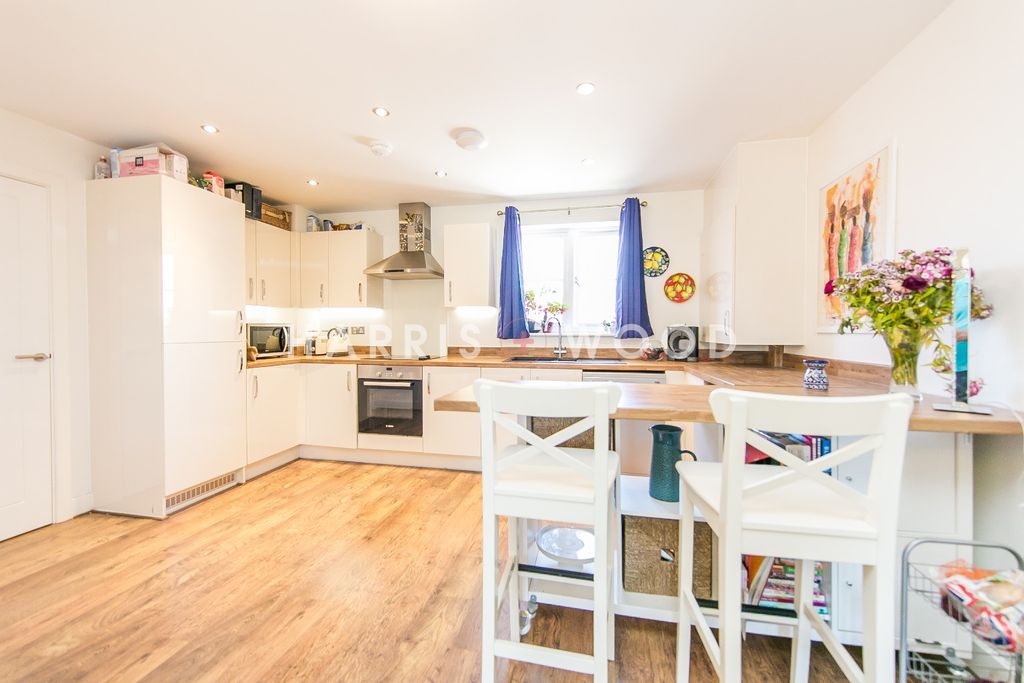 Property photo 2 of 19 4805341