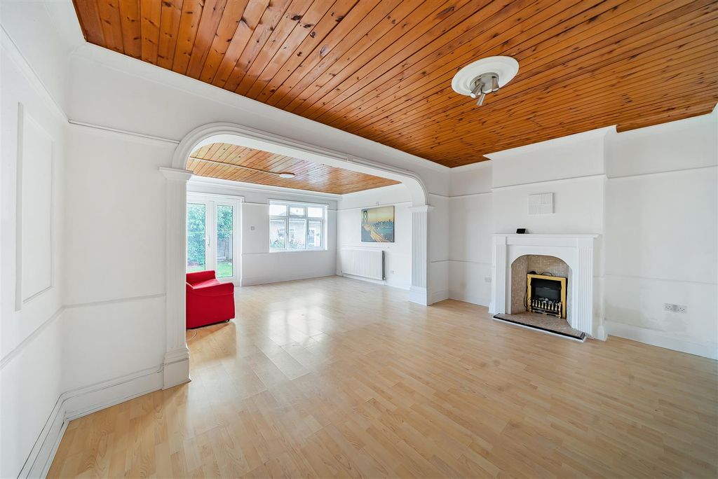 Property photo 3 of 16 Lounge 1.Jpg