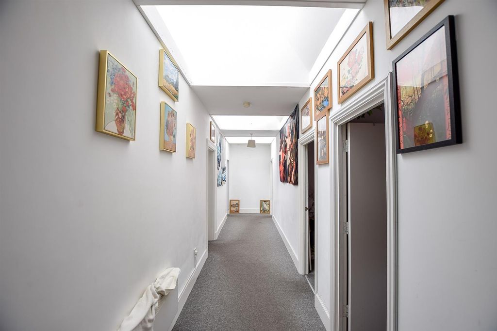 Property photo 2 of 30 Entrance Hallway