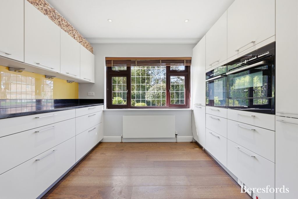 Additional image 6 of 3 bed detached house for saleHillhouse Drive, Billericay CM12
