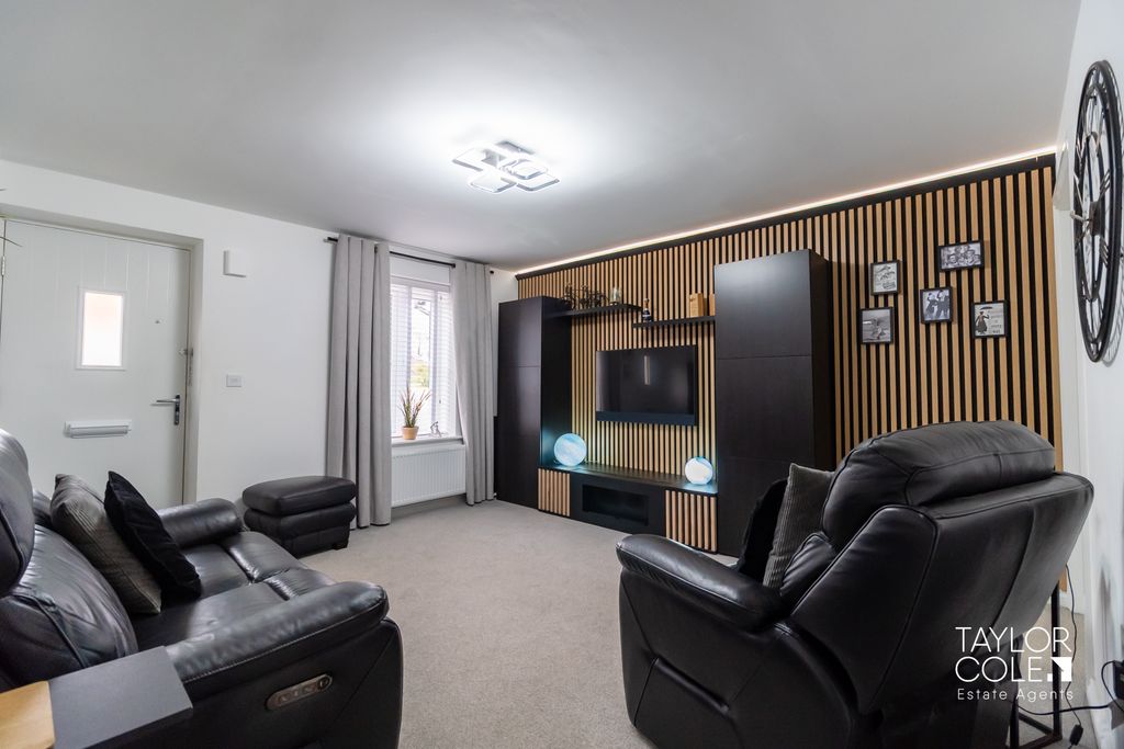 Property photo 3 of 25