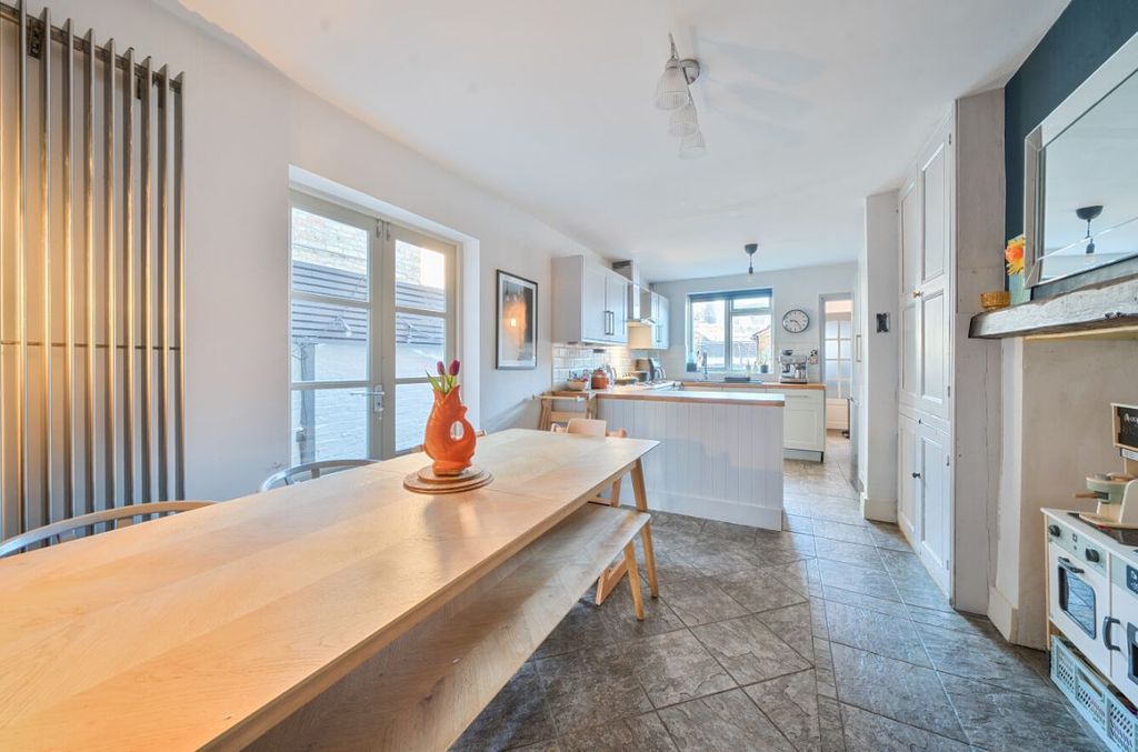 Property photo 3 of 20