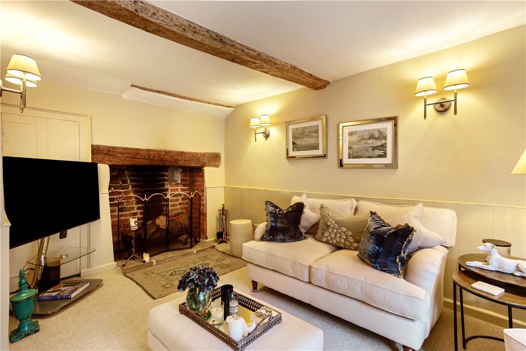 Property photo 3 of 14 Sitting Room