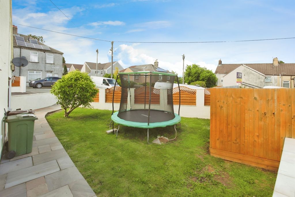 Property photo 2 of 23