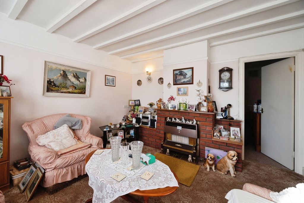 Property photo 3 of 17 Pbox-Img.Jpg