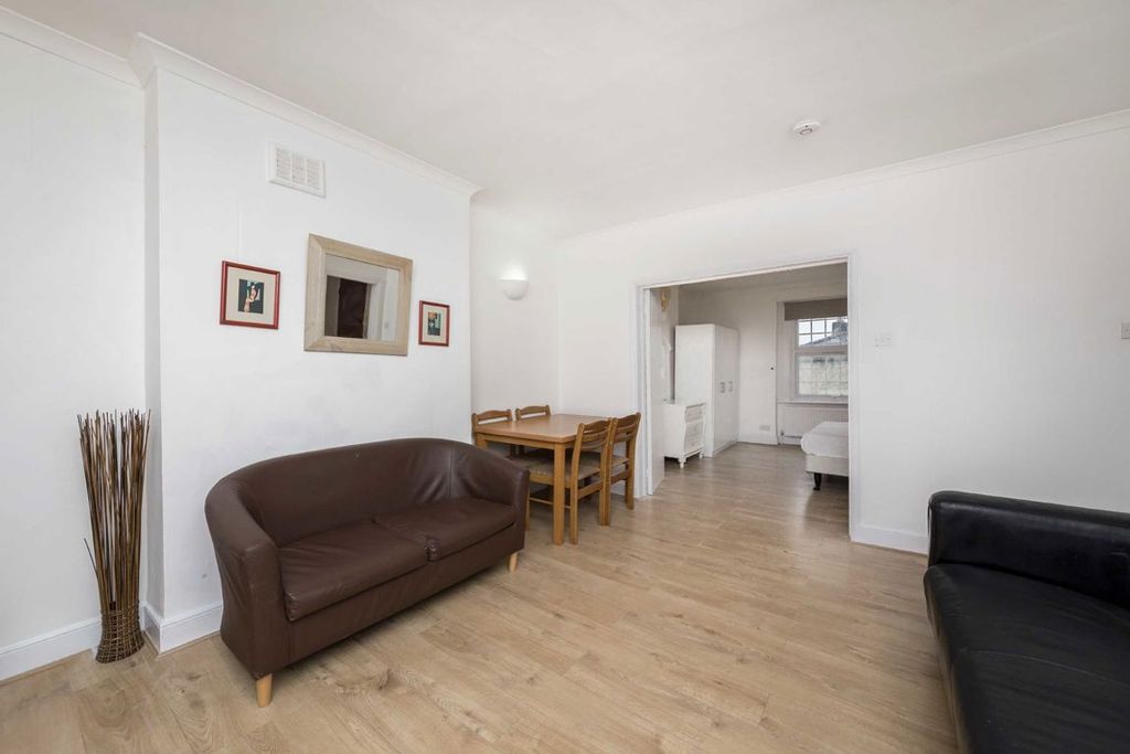 Property photo 3 of 4