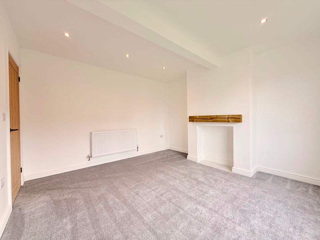 Property photo 3 of 27