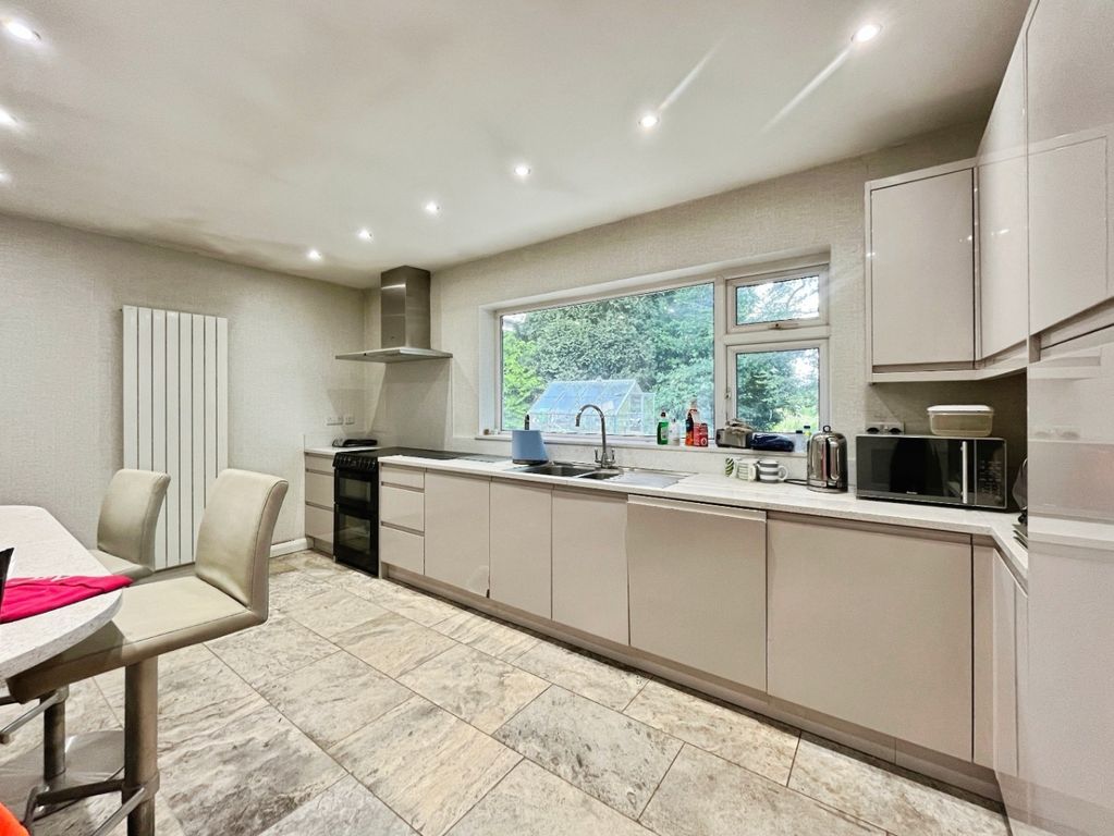 Property photo 2 of 25 4279585