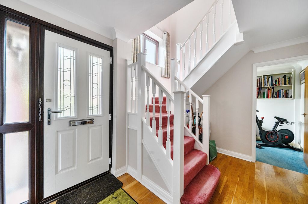 Property photo 2 of 16 1438428-8-69E1221...