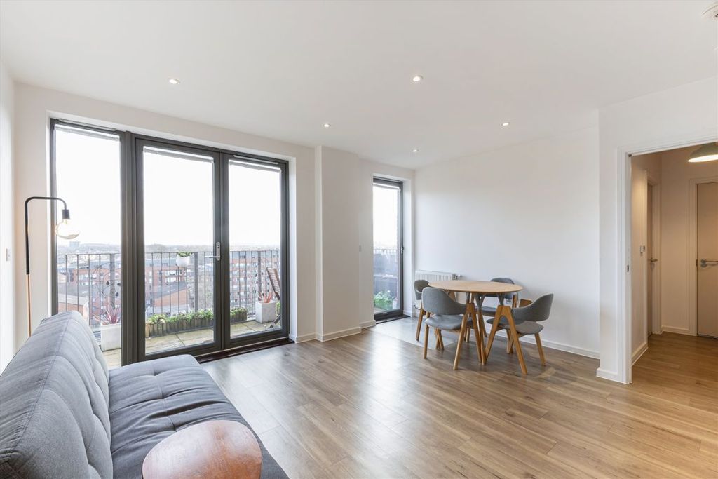 Property photo 2 of 6