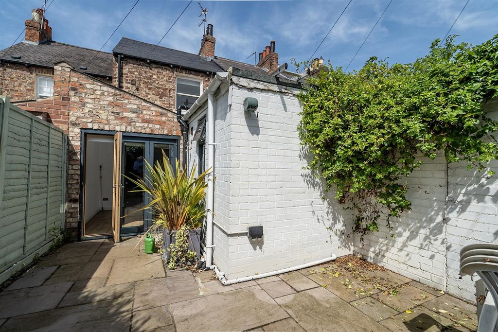 Property photo 3 of 16 External