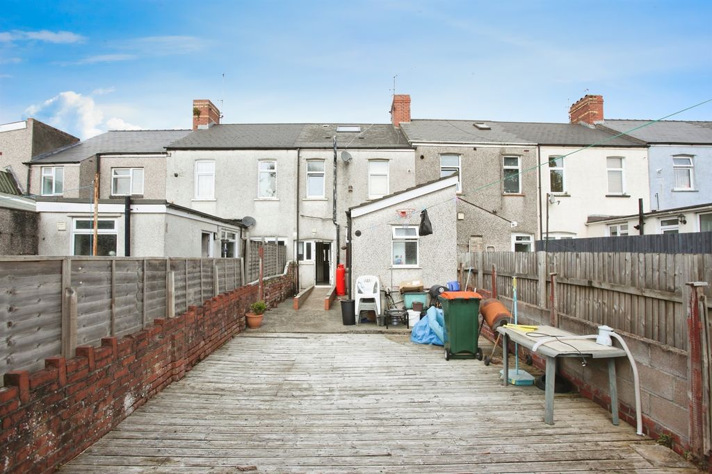 Property photo 3 of 19