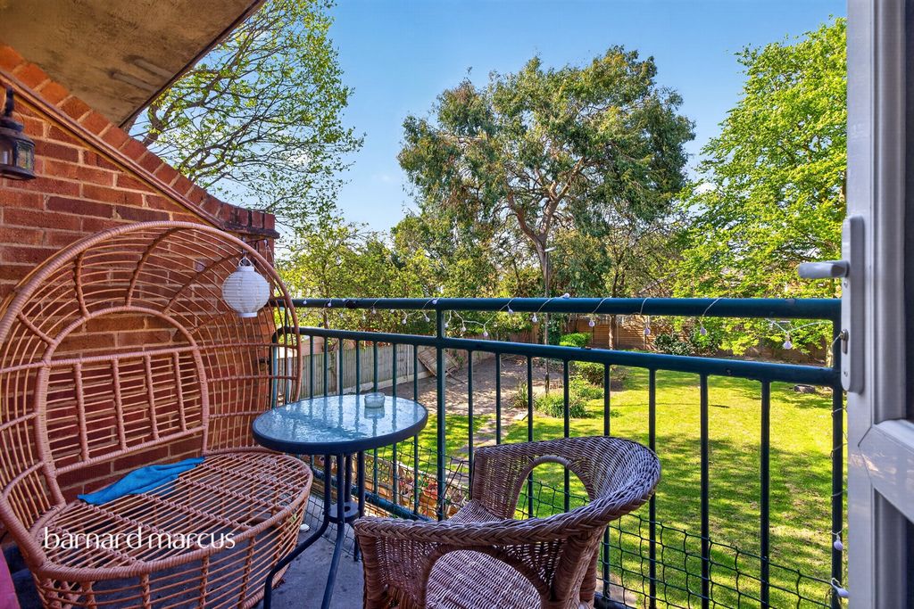 Property photo 3 of 14