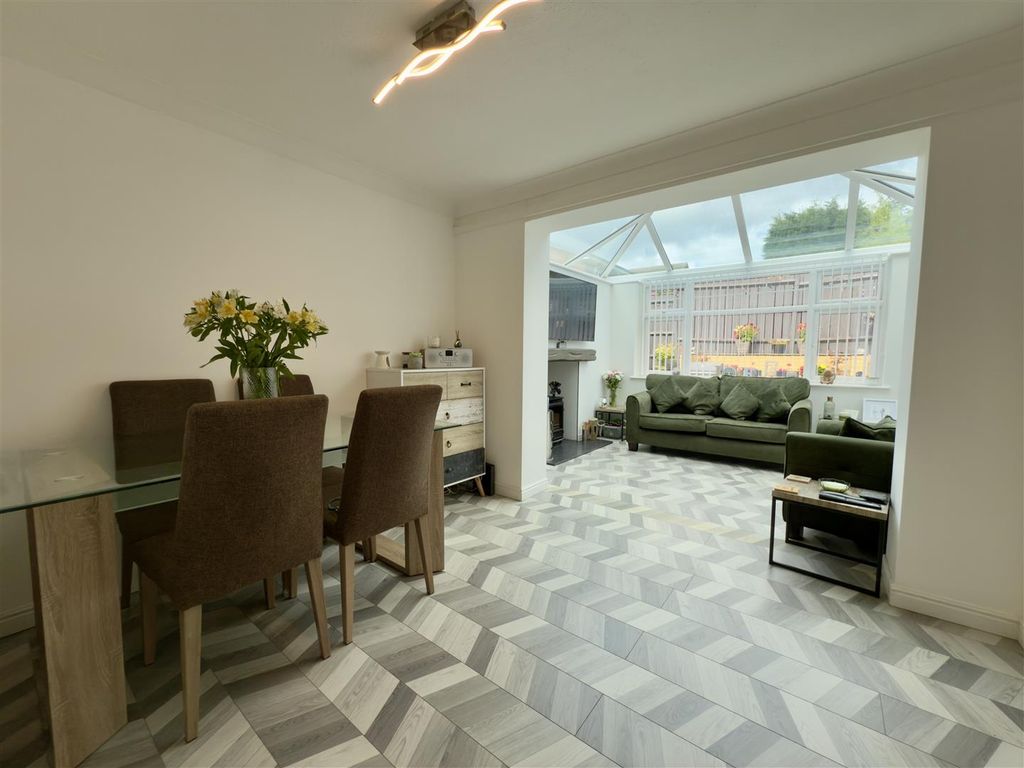 Property photo 3 of 12 Dining Room