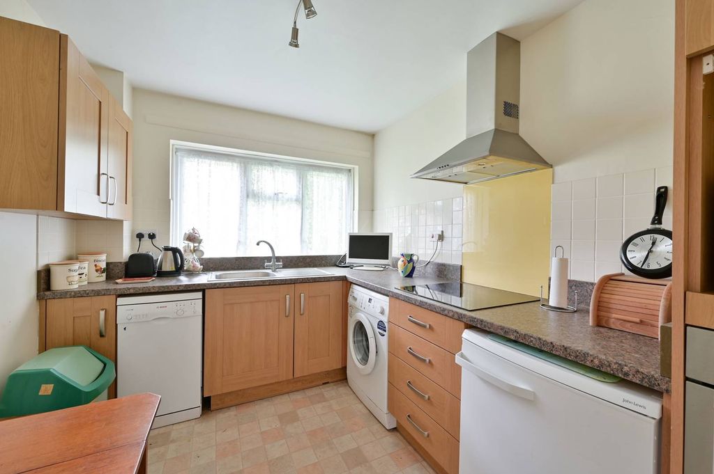 Property photo 1 of 6