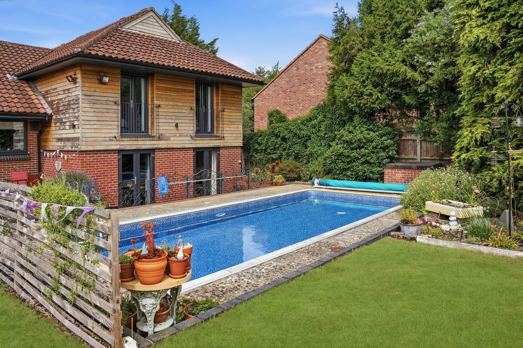 Property photo 3 of 31