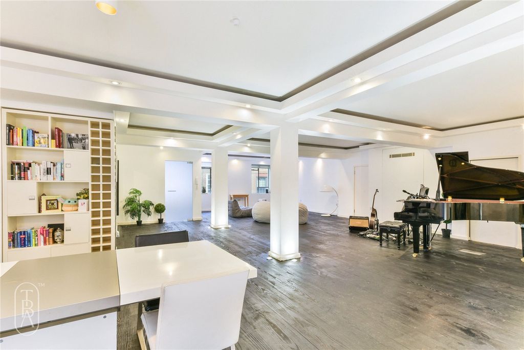 Property photo 1 of 24 Picture No. 39