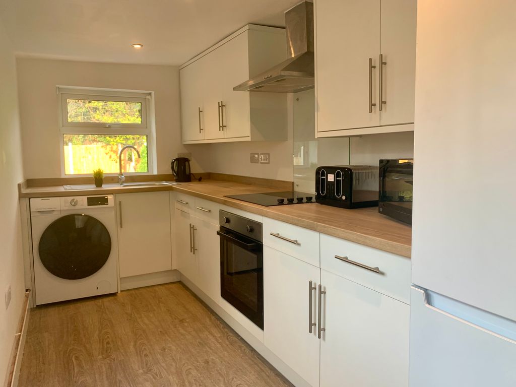 Property photo 2 of 10 Kitchen