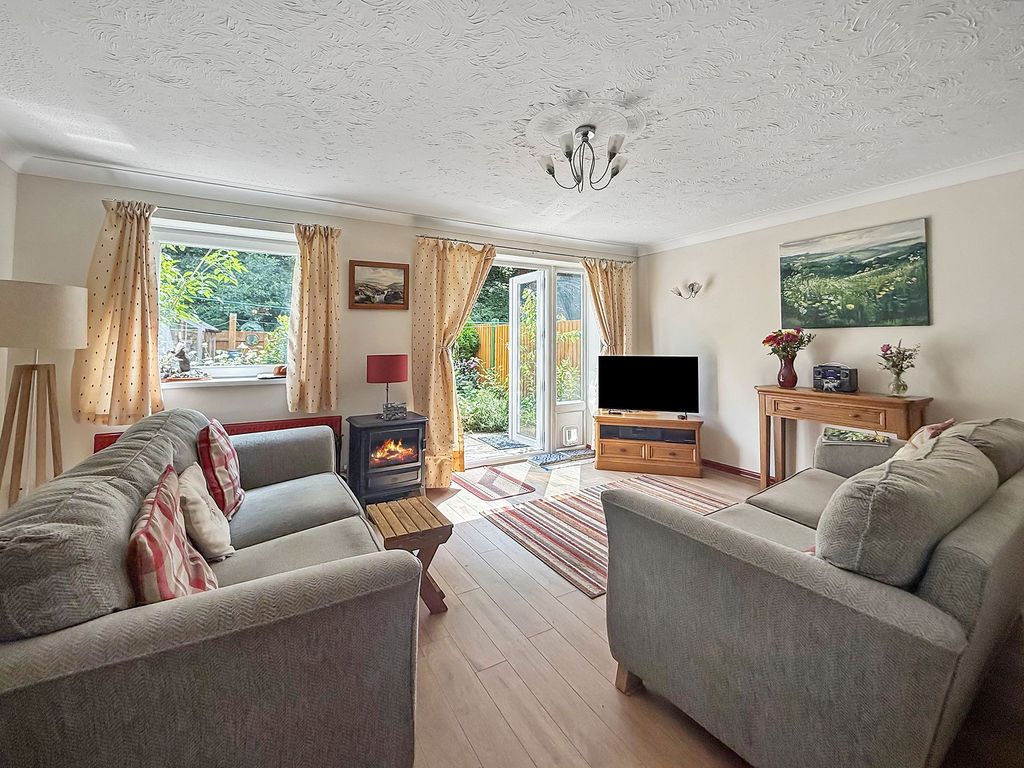 Property photo 2 of 32