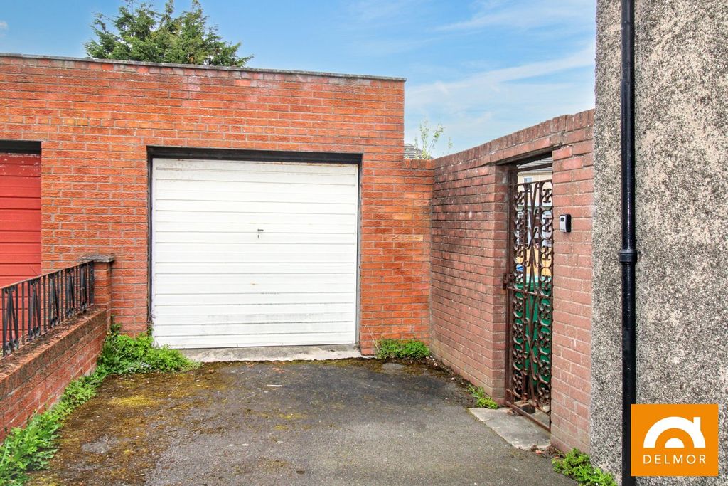 Property photo 3 of 17
