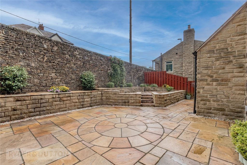 Property photo 2 of 34 Rear Garden